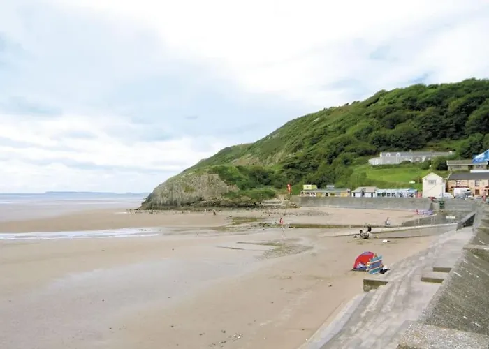 Cottage , Seaside Views, Quiet Beach, Awesome View